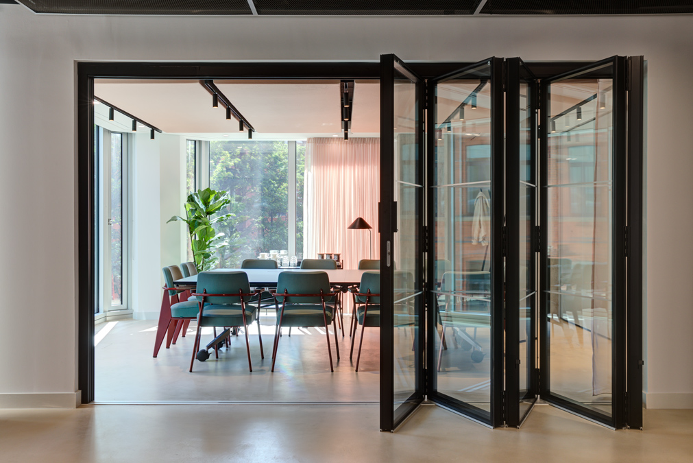 Bright meeting space in MYO Victoria