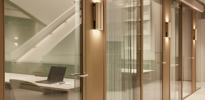 Phonebooth-style breakout spaces