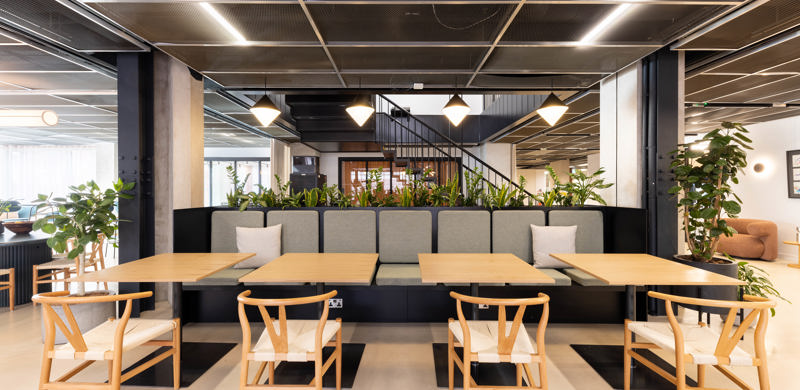 Breakout lounge that encourges collaborative working