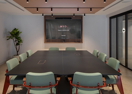 Meeting room for up to ten people
