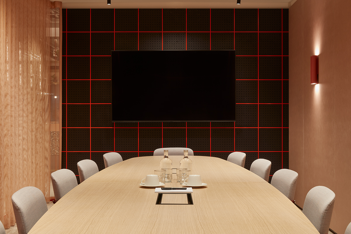 Meeting room for up to 12 people near St Paul's Cathedral
