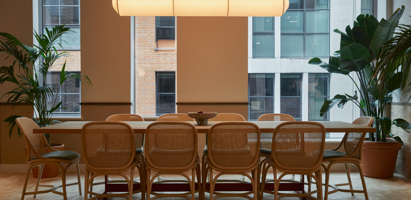 Bright, spacious meeting room for up to ten people