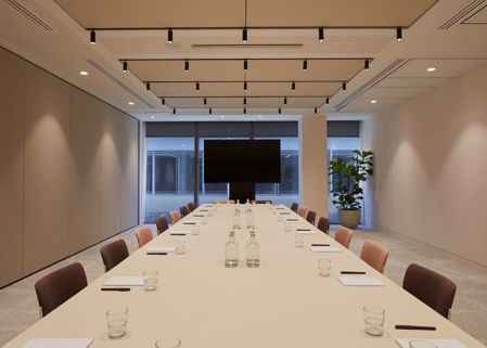 Meeting room for up to twenty people near St Paul's Cathedral